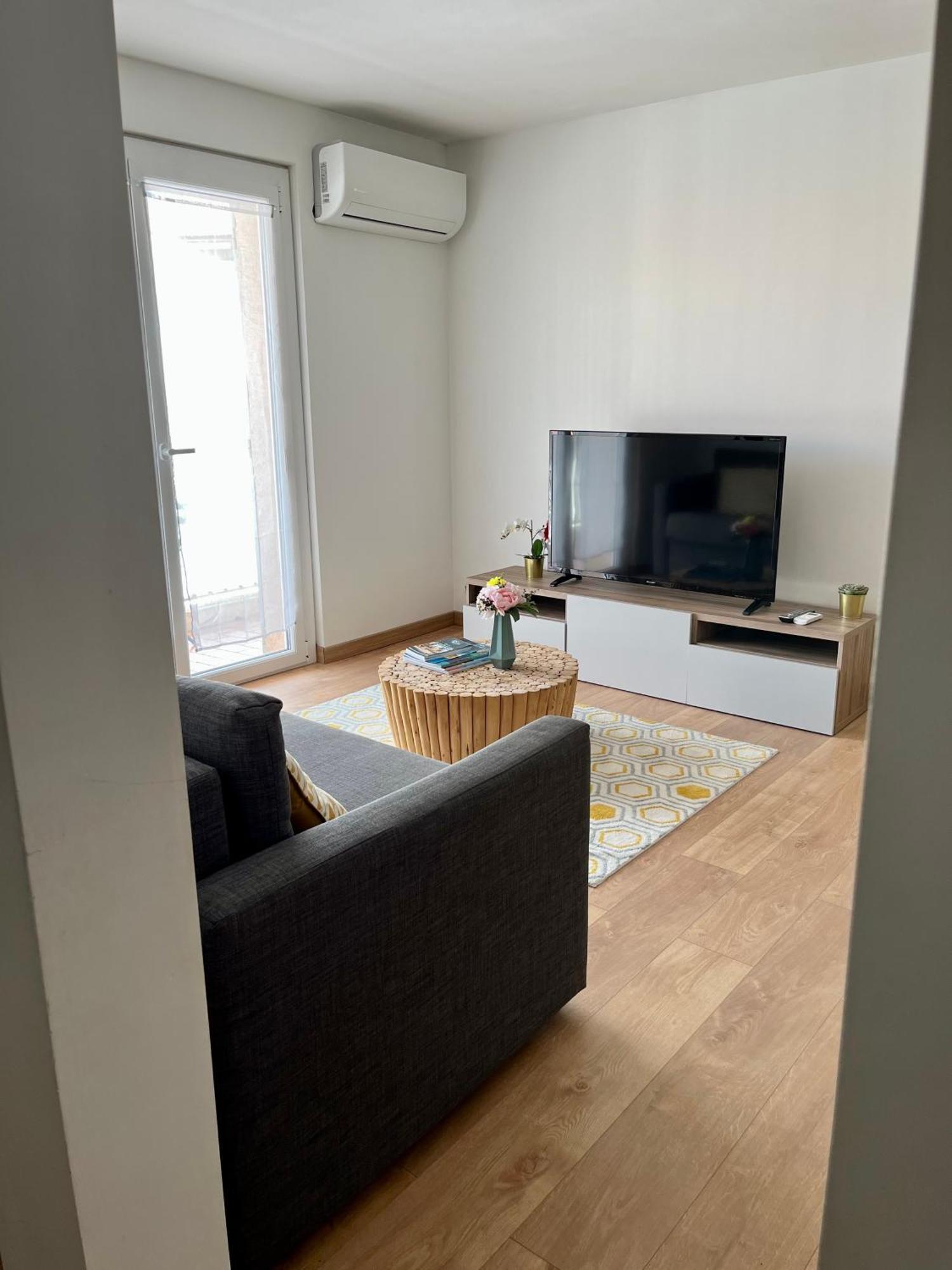 Perle Rare A 250M De La Plage ! Climatise Avec Parking, Balcon & Wifi 생트막시메 외부 사진